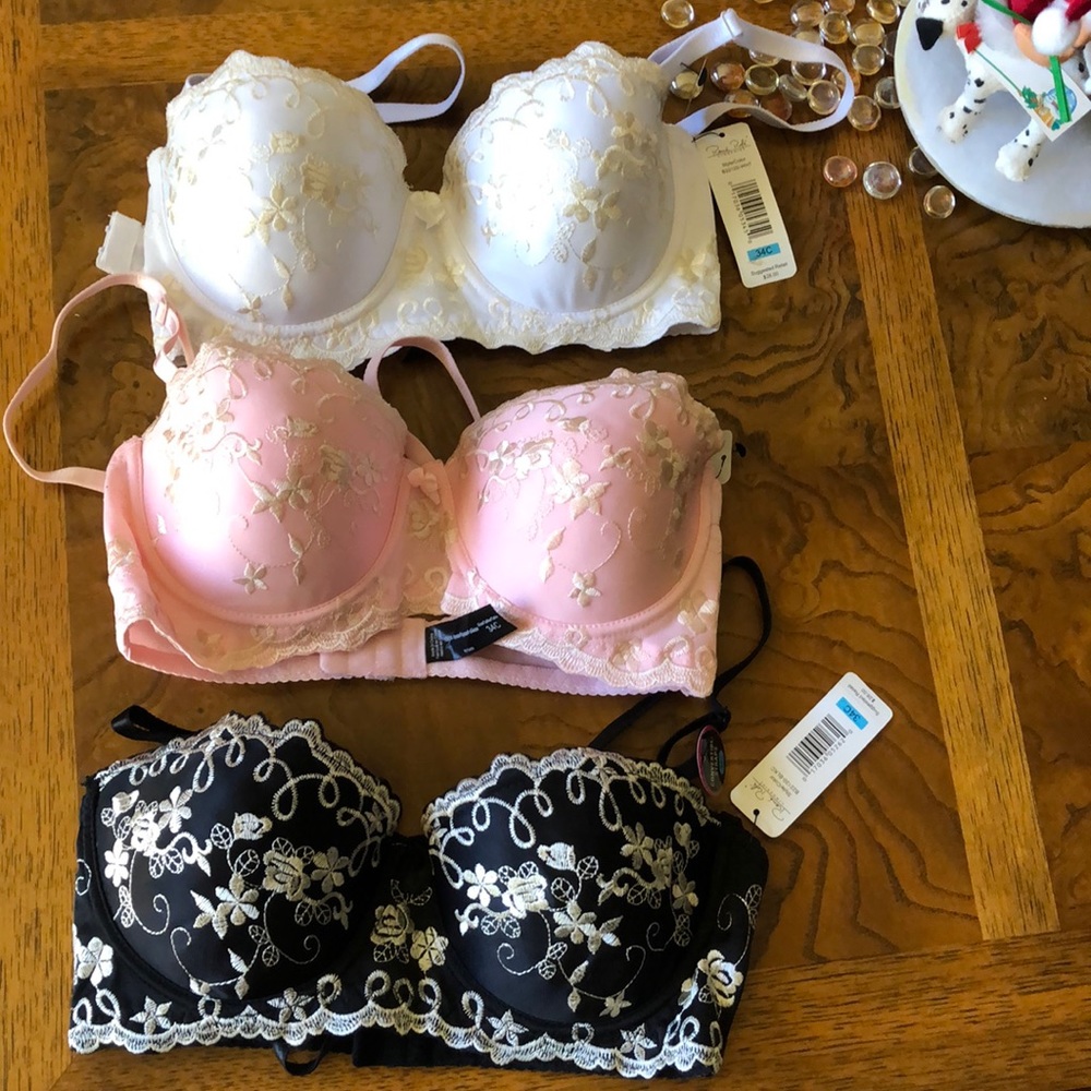 COPY - René Rofe lingerie Bra.  Convertible straps